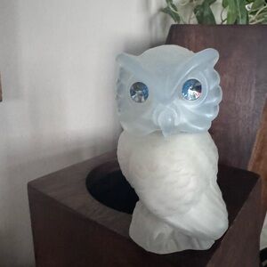 Vintage Avon Moonwind Snow Owl Sonnet Powder Sachet with Blue Rhinestone Eyes